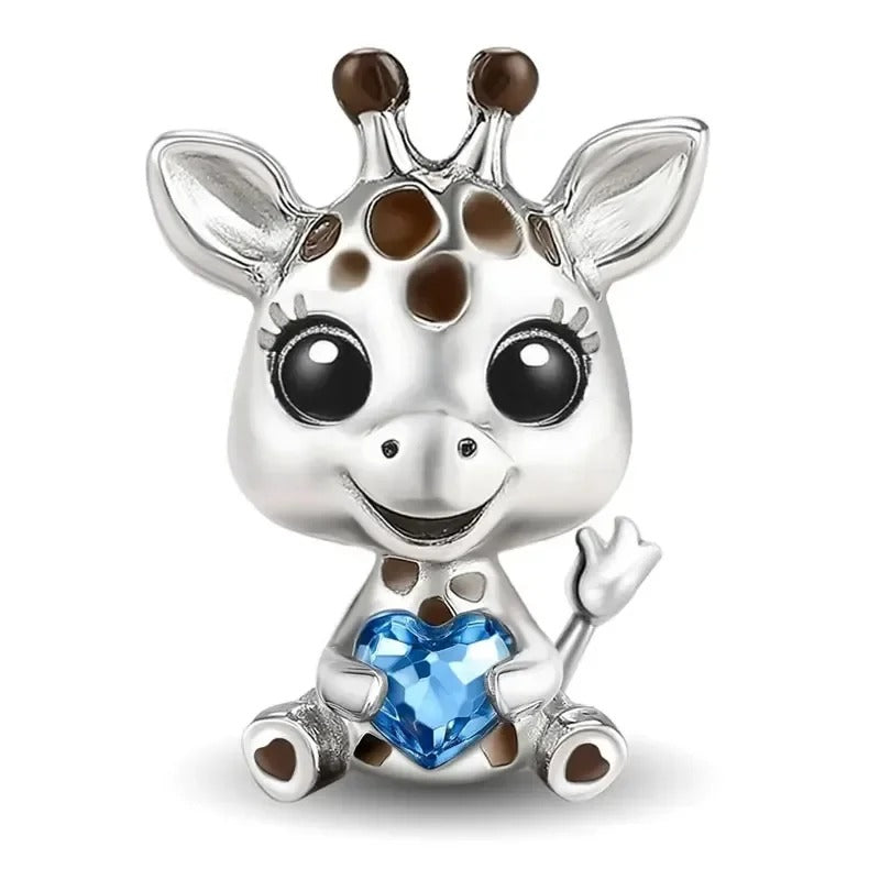 Giraffenbaby Charm – mit blauem Herzstein aus 925 Silber